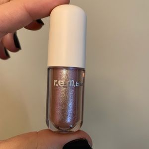 REM BEAUTY LIQUID EYESHADOW FEMBOT